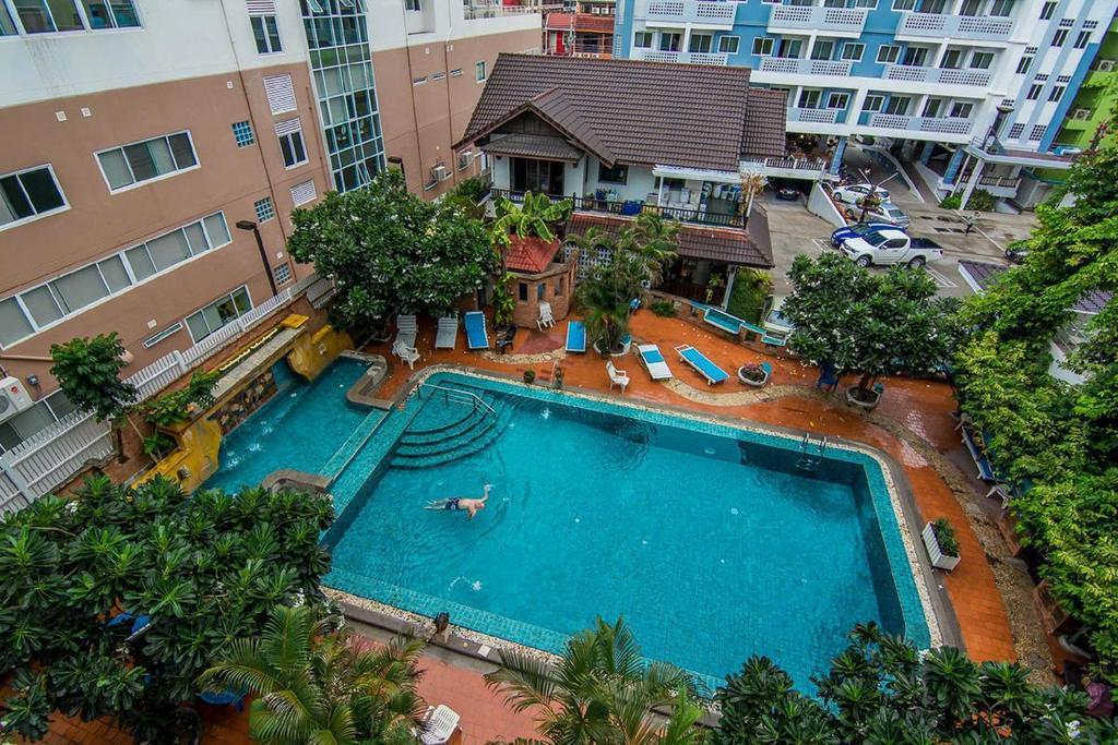Sutus Court 3 Hotel Pattaya Exterior foto