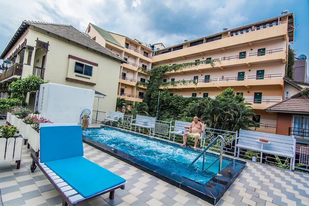 Sutus Court 3 Hotel Pattaya Exterior foto