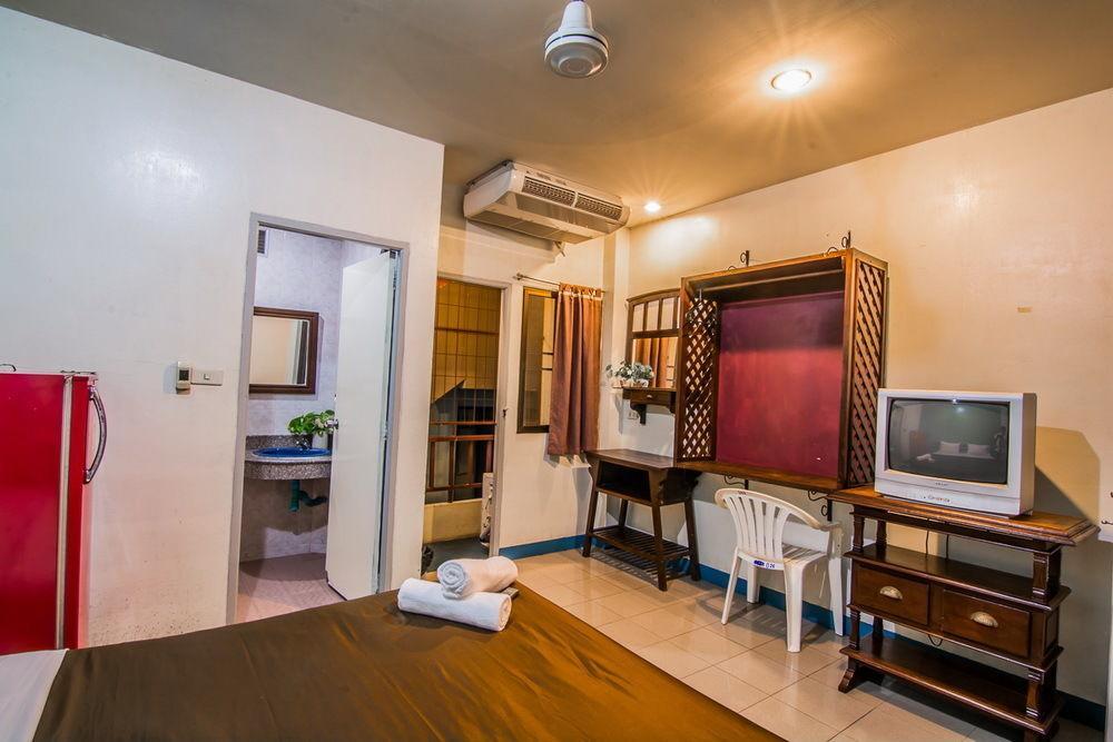 Sutus Court 3 Hotel Pattaya Exterior foto