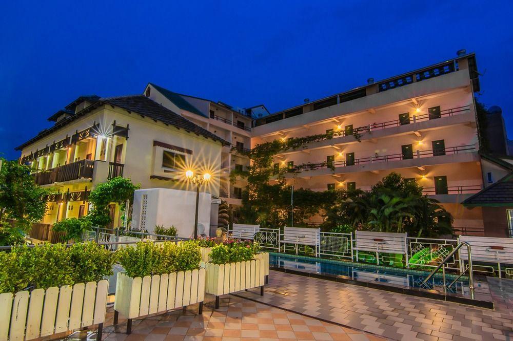 Sutus Court 3 Hotel Pattaya Exterior foto