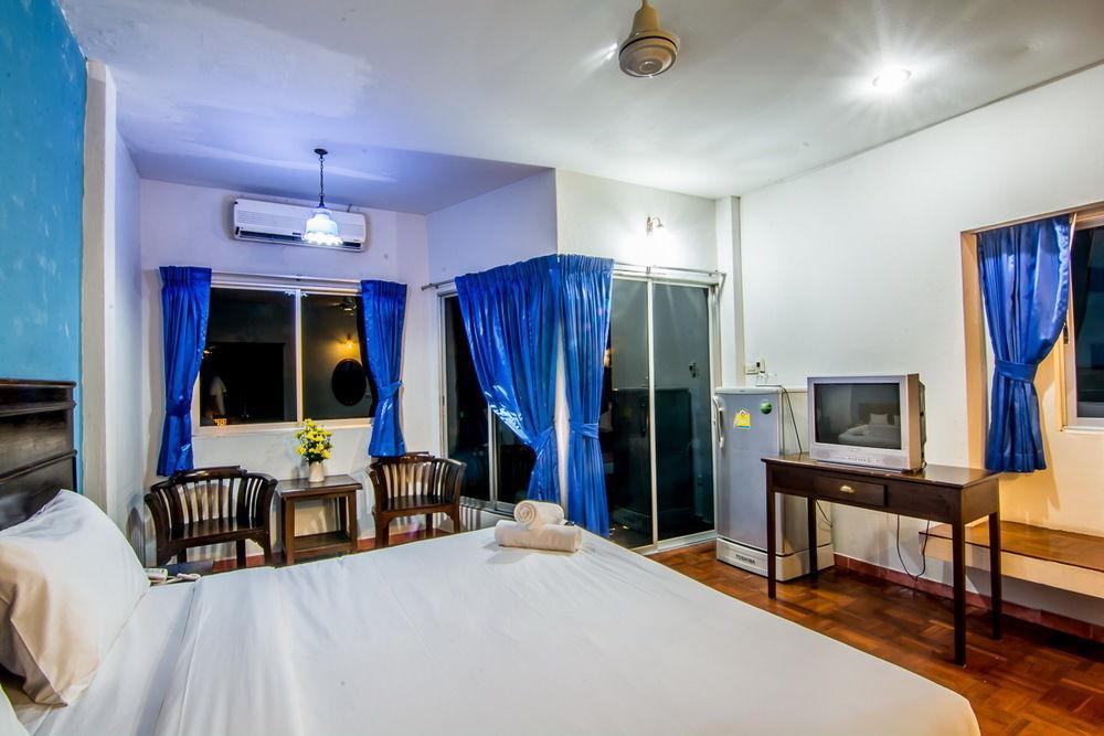 Sutus Court 3 Hotel Pattaya Exterior foto