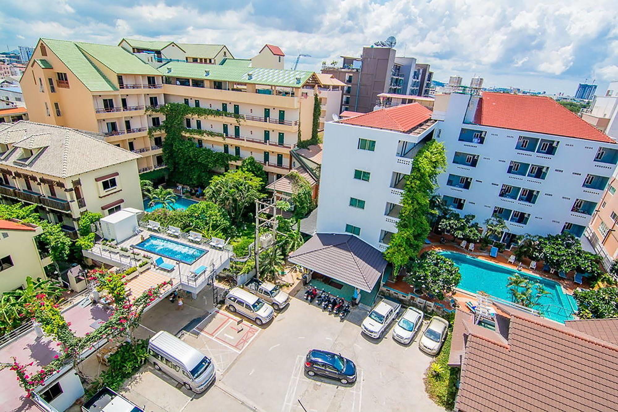 Sutus Court 3 Hotel Pattaya Exterior foto